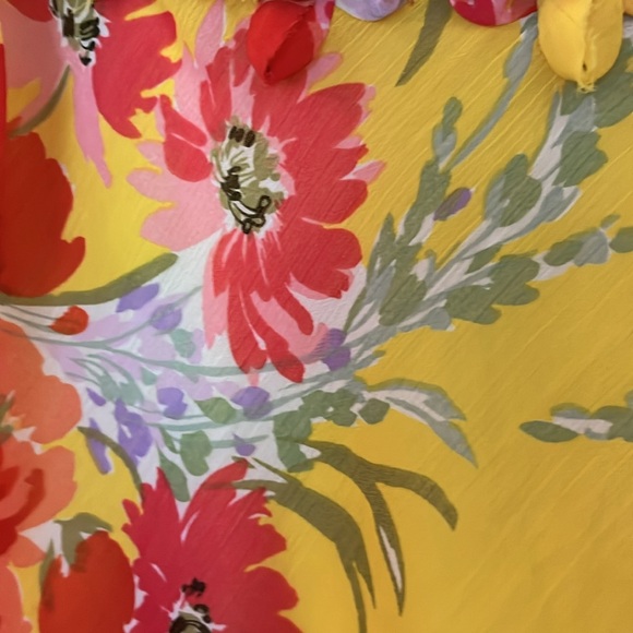 Beautiful floral tank top - Picture 3 of 4